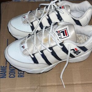Fila Women's White and Navy Sneakers Size 7 w